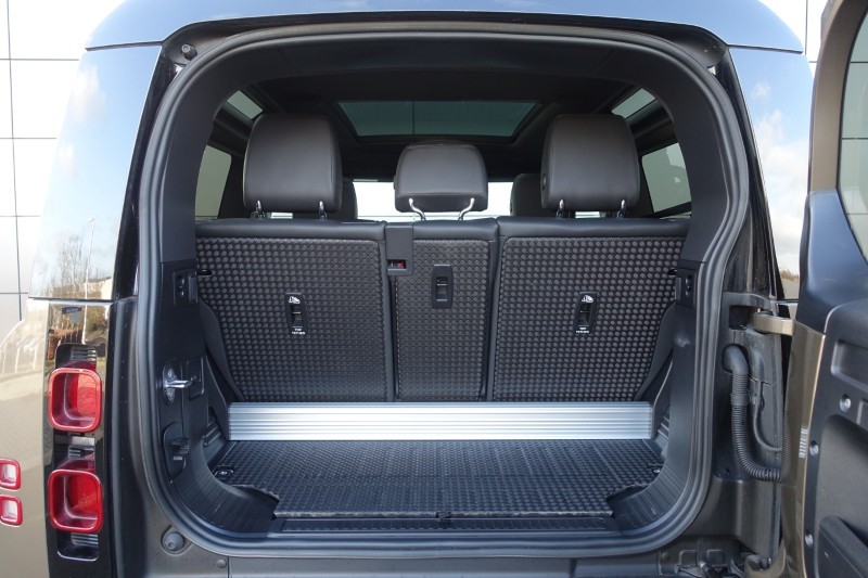 2023 (72) LAND ROVER DEFENDER 3.0 D250 X-Dynamic SE 90 3dr Auto 5179232