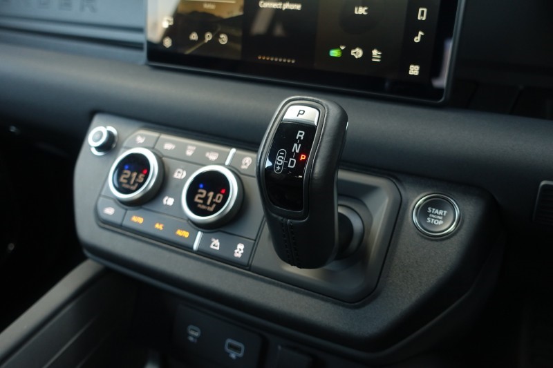 2023 (72) LAND ROVER DEFENDER 3.0 D250 X-Dynamic SE 90 3dr Auto 5179235