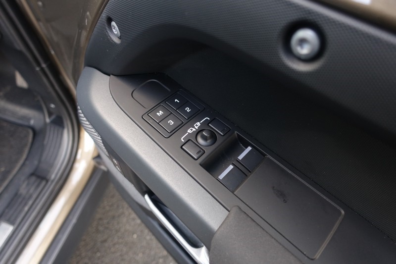 2023 (72) LAND ROVER DEFENDER 3.0 D250 X-Dynamic SE 90 3dr Auto 5179277