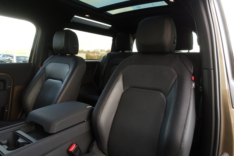 2023 (72) LAND ROVER DEFENDER 3.0 D250 X-Dynamic SE 90 3dr Auto 5179283