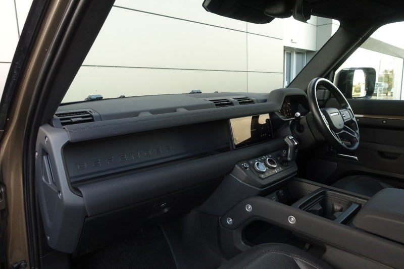 2023 (72) LAND ROVER DEFENDER 3.0 D250 X-Dynamic SE 90 3dr Auto 5179280