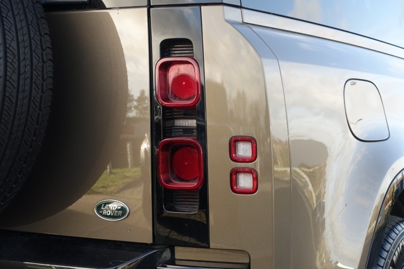 2023 (72) LAND ROVER DEFENDER 3.0 D250 X-Dynamic SE 90 3dr Auto 5179250