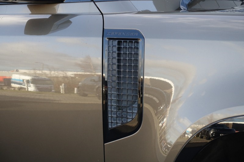2023 (72) LAND ROVER DEFENDER 3.0 D250 X-Dynamic SE 90 3dr Auto 5179242