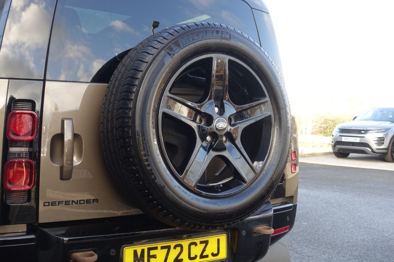 2023 (72) LAND ROVER DEFENDER 3.0 D250 X-Dynamic SE 90 3dr Auto 5179251