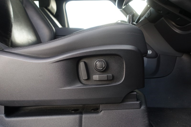 2023 (72) LAND ROVER DEFENDER 3.0 D250 X-Dynamic SE 90 3dr Auto 5179274