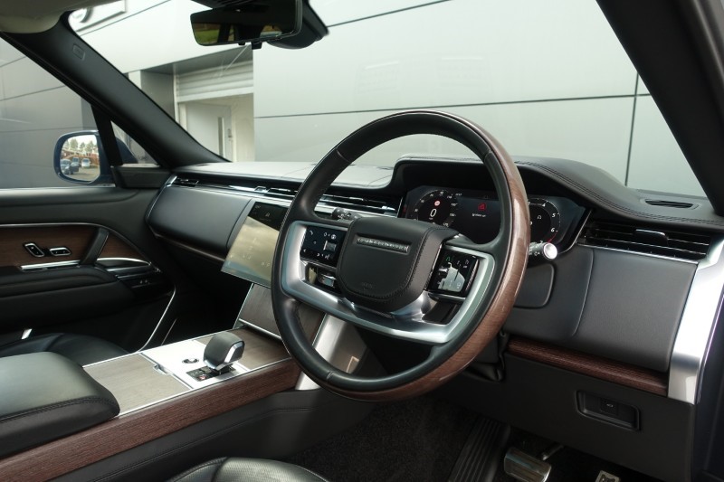 2025 (25) LAND ROVER RANGE ROVER 3.0 P400 Autobiography 4dr Auto 5156471