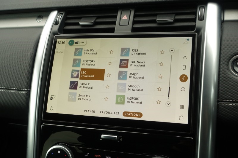 2023 (23) LAND ROVER DISCOVERY 3.0 D300 Dynamic SE 5dr Auto 5215642