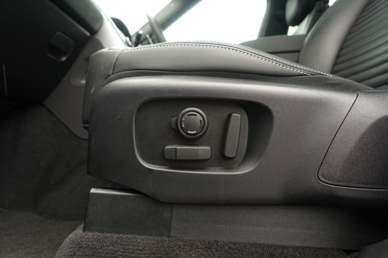 2023 (23) LAND ROVER DISCOVERY 3.0 D300 Dynamic SE 5dr Auto 5215665