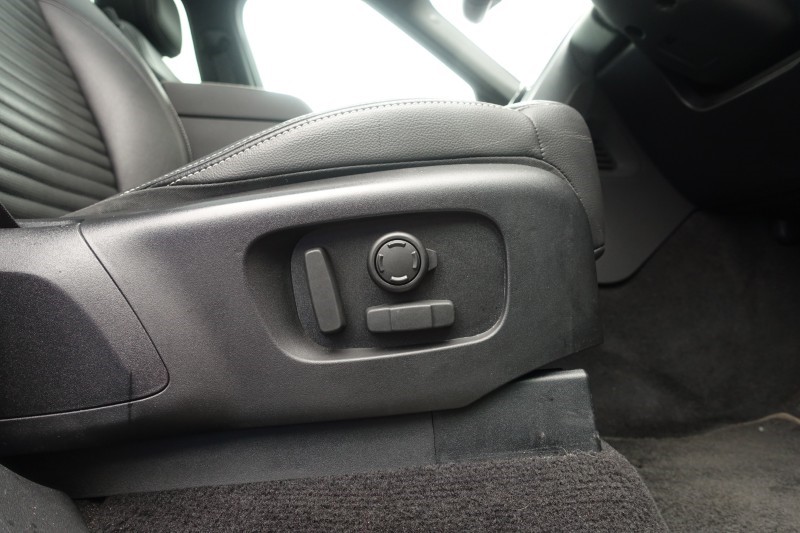 2023 (23) LAND ROVER DISCOVERY 3.0 D300 Dynamic SE 5dr Auto 5215654