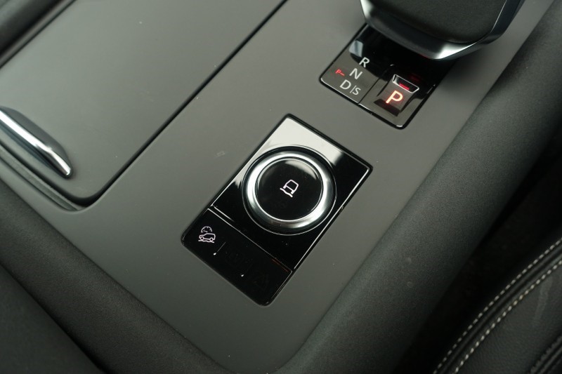 2023 (23) LAND ROVER DISCOVERY 3.0 D300 Dynamic SE 5dr Auto 5215650