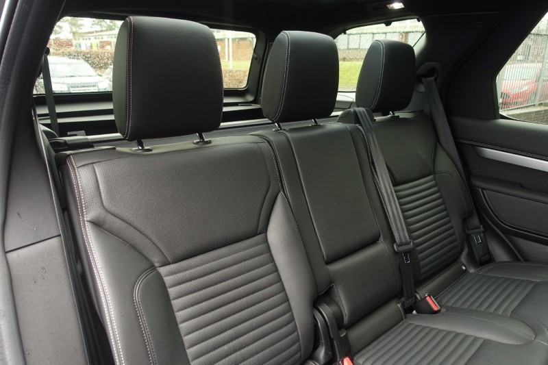 2023 (23) LAND ROVER DISCOVERY 3.0 D300 Dynamic SE 5dr Auto 5215659