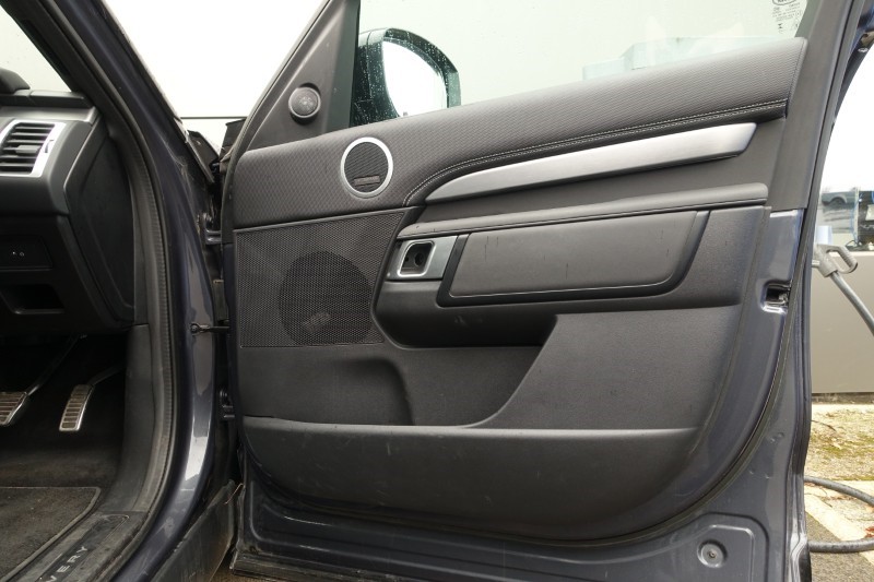 2023 (23) LAND ROVER DISCOVERY 3.0 D300 Dynamic SE 5dr Auto 5215655