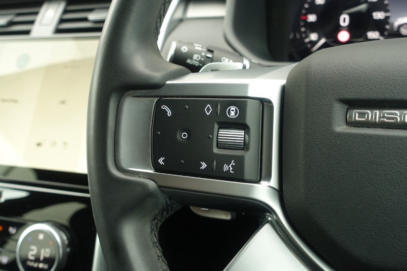 2023 (23) LAND ROVER DISCOVERY 3.0 D300 Dynamic SE 5dr Auto 5215640