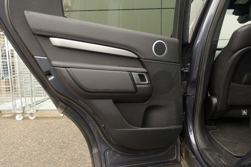 2023 (23) LAND ROVER DISCOVERY 3.0 D300 Dynamic SE 5dr Auto 5215661