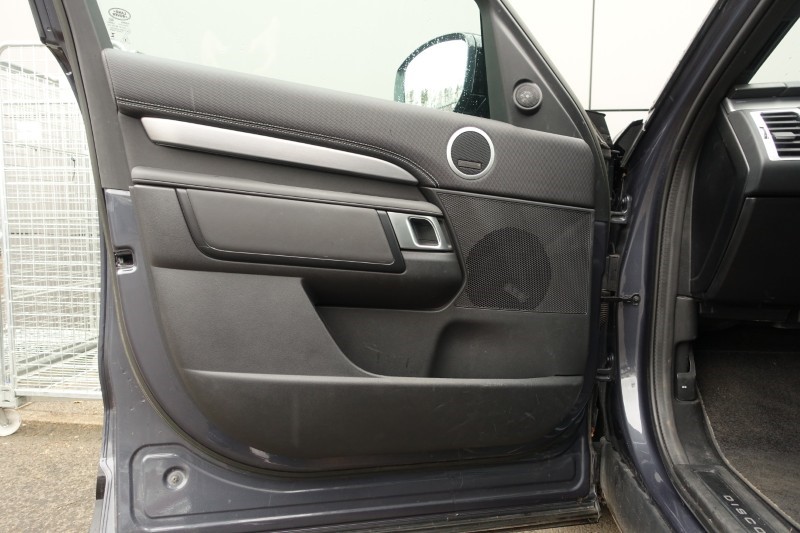 2023 (23) LAND ROVER DISCOVERY 3.0 D300 Dynamic SE 5dr Auto 5215664