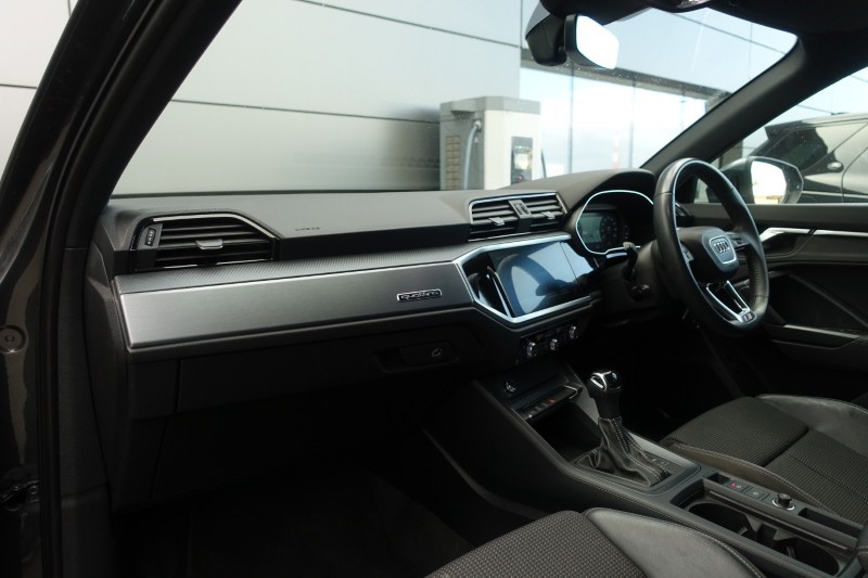 2019 (19) AUDI Q3 45 TFSI Quattro S Line 5dr S Tronic 5176925
