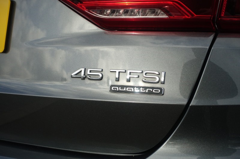2019 (19) AUDI Q3 45 TFSI Quattro S Line 5dr S Tronic 5176894