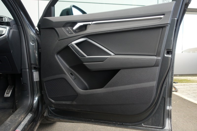 2019 (19) AUDI Q3 45 TFSI Quattro S Line 5dr S Tronic 5176915