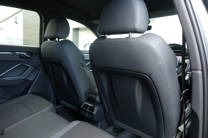 2019 (19) AUDI Q3 45 TFSI Quattro S Line 5dr S Tronic 5176918