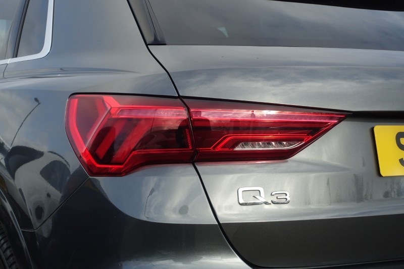 2019 (19) AUDI Q3 45 TFSI Quattro S Line 5dr S Tronic 5176888