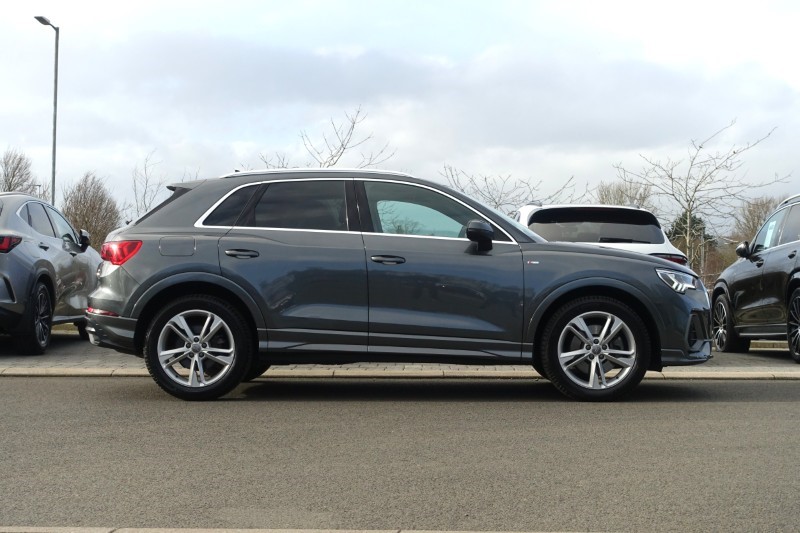 2019 (19) AUDI Q3 45 TFSI Quattro S Line 5dr S Tronic 5176877