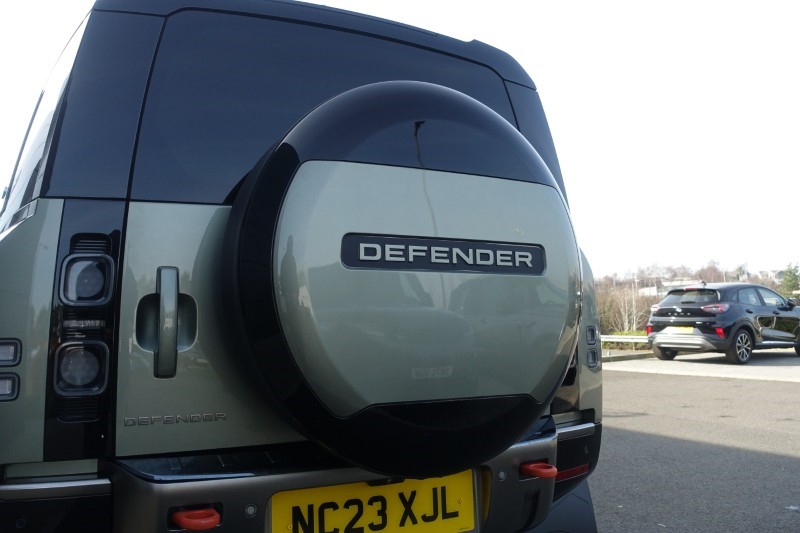 2023 (23) LAND ROVER DEFENDER 3.0 D300 X 110 5dr Auto 5203655