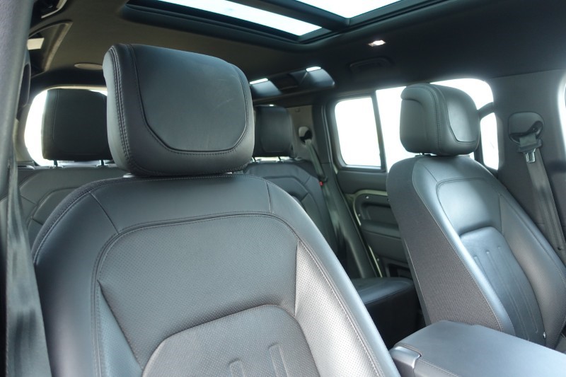 2023 (23) LAND ROVER DEFENDER 3.0 D300 X 110 5dr Auto 5203682