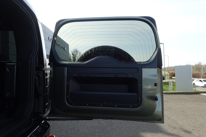 2023 (23) LAND ROVER DEFENDER 3.0 D300 X 110 5dr Auto 5203665
