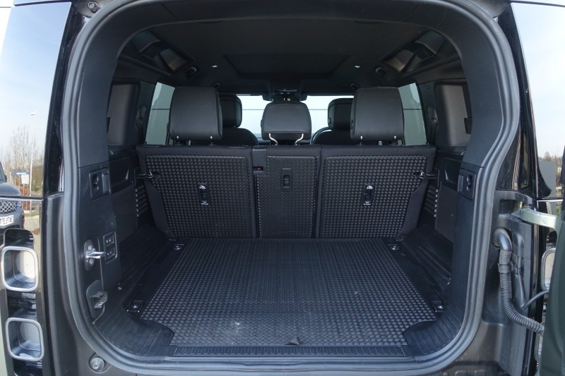 2023 (23) LAND ROVER DEFENDER 3.0 D300 X 110 5dr Auto 5203639