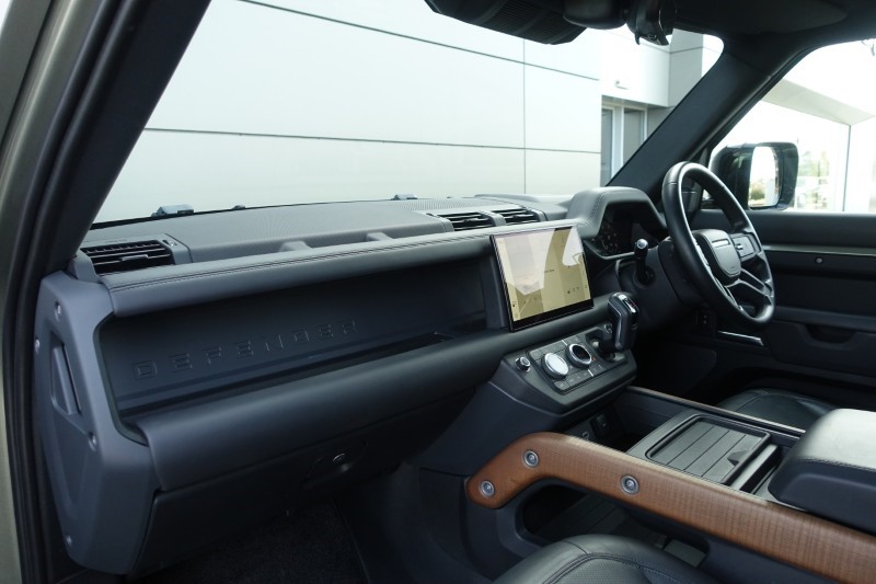 2023 (23) LAND ROVER DEFENDER 3.0 D300 X 110 5dr Auto 5203697