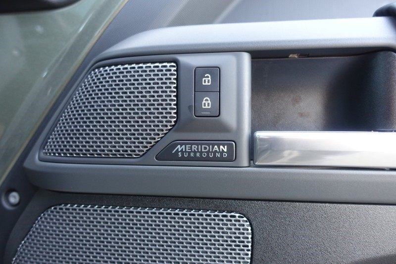 2023 (23) LAND ROVER DEFENDER 3.0 D300 X 110 5dr Auto 5203687