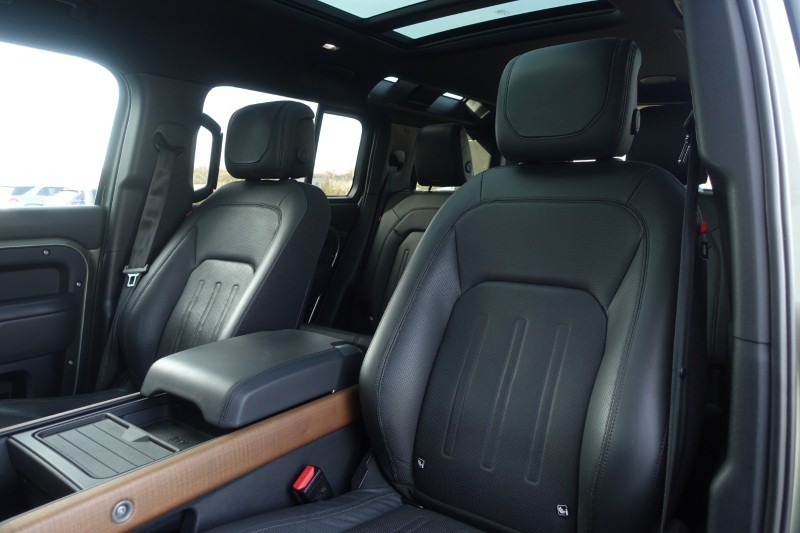 2023 (23) LAND ROVER DEFENDER 3.0 D300 X 110 5dr Auto 5203699