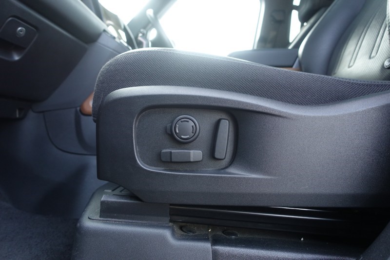 2023 (23) LAND ROVER DEFENDER 3.0 D300 X 110 5dr Auto 5203698