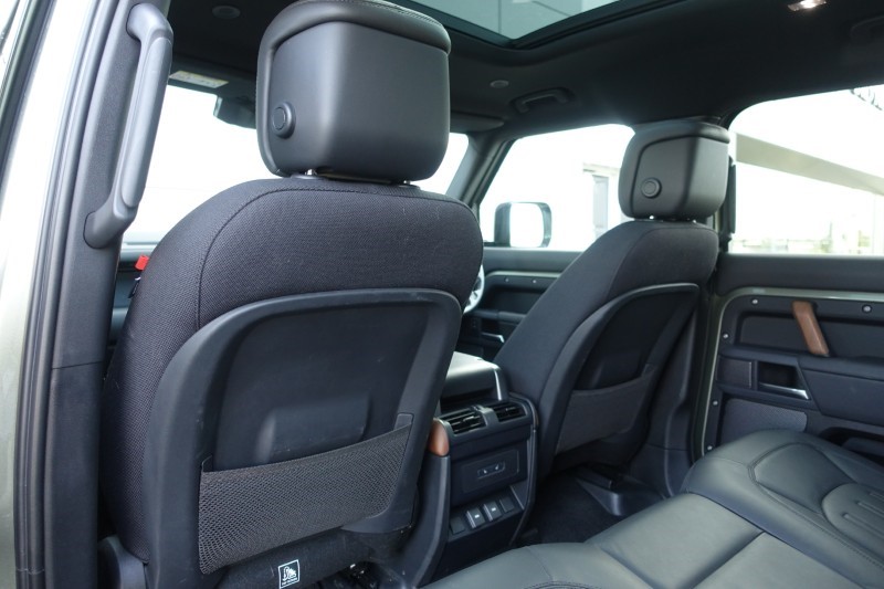 2023 (23) LAND ROVER DEFENDER 3.0 D300 X 110 5dr Auto 5203694