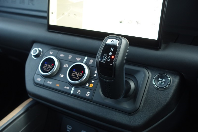 2023 (23) LAND ROVER DEFENDER 3.0 D300 X 110 5dr Auto 5203642