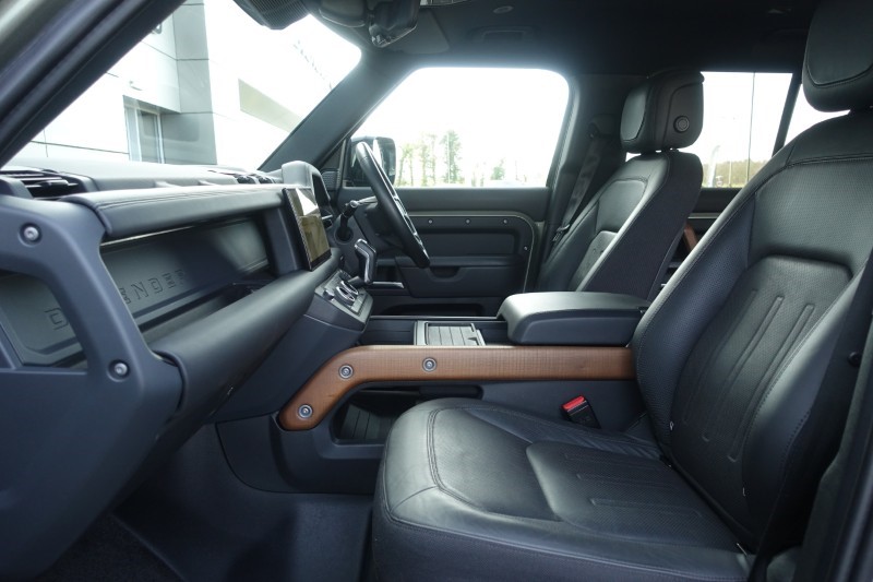 2023 (23) LAND ROVER DEFENDER 3.0 D300 X 110 5dr Auto 5203632