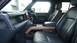 2023 (23) LAND ROVER DEFENDER 3.0 D300 X 110 5dr Auto 5203632