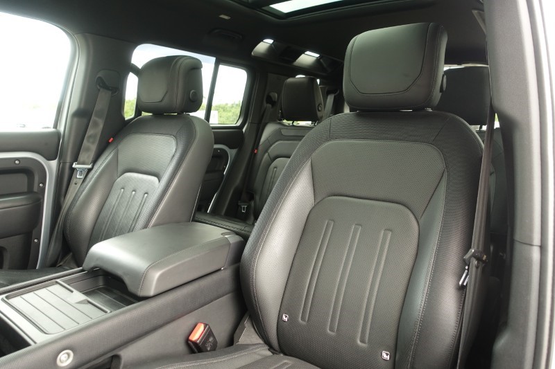 2021 (21) LAND ROVER DEFENDER 3.0 D300 X-Dynamic HSE 110 5dr Auto [7 Seat] 5644503