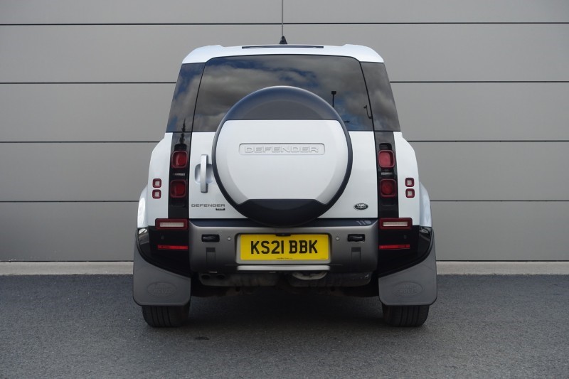 2021 (21) LAND ROVER DEFENDER 3.0 D300 X-Dynamic HSE 110 5dr Auto [7 Seat] 5644435
