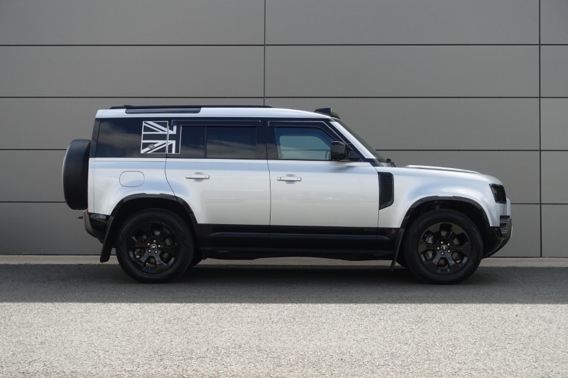 2021 (21) LAND ROVER DEFENDER 3.0 D300 X-Dynamic HSE 110 5dr Auto [7 Seat] 5644434