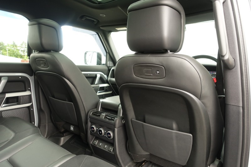 2021 (21) LAND ROVER DEFENDER 3.0 D300 X-Dynamic HSE 110 5dr Auto [7 Seat] 5644491