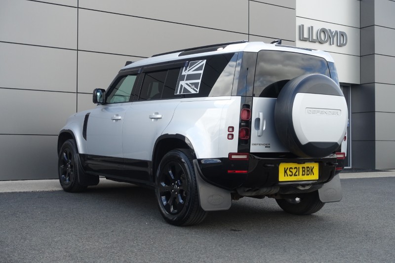 2021 (21) LAND ROVER DEFENDER 3.0 D300 X-Dynamic HSE 110 5dr Auto [7 Seat]