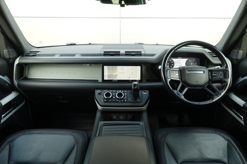 2021 (21) LAND ROVER DEFENDER 3.0 D300 X-Dynamic HSE 110 5dr Auto [7 Seat] 5644438