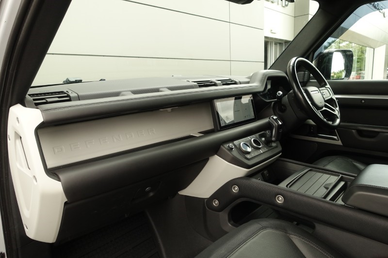 2021 (21) LAND ROVER DEFENDER 3.0 D300 X-Dynamic HSE 110 5dr Auto [7 Seat] 5644500