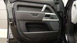 2024 (24) LAND ROVER DEFENDER 3.0 D300 X-Dynamic SE 110 5dr Auto 5195227