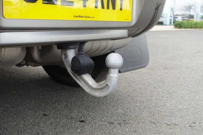 2024 (24) LAND ROVER DEFENDER 3.0 D300 X-Dynamic SE 110 5dr Auto 5195199