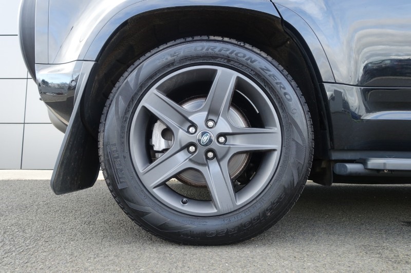 2024 (24) LAND ROVER DEFENDER 3.0 D300 X-Dynamic SE 110 5dr Auto 5195187