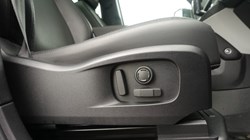 2024 (24) LAND ROVER DEFENDER 3.0 D300 X-Dynamic SE 110 5dr Auto 5195216