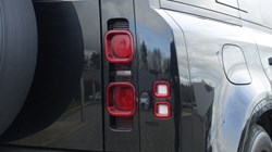 2024 (24) LAND ROVER DEFENDER 3.0 D300 X-Dynamic SE 110 5dr Auto 5195189