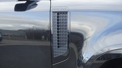 2024 (24) LAND ROVER DEFENDER 3.0 D300 X-Dynamic SE 110 5dr Auto 5195183